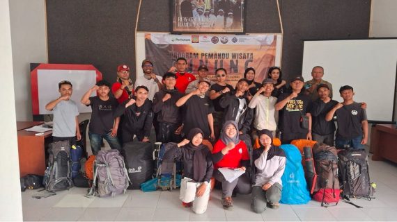 Standardisasi Pemandu Wisata Gunung Jadi Fondasi Pengembangan Pariwisata Alam Wonosobo yang Aman dan Berkelanjutan